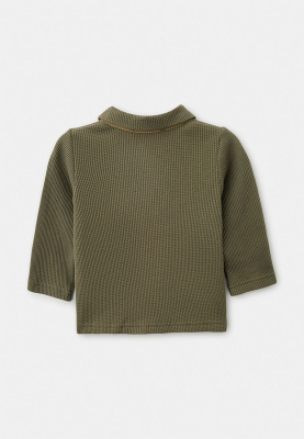 Комплект из рубашки и брюк